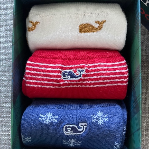 NWT Vineyard Vines Holiday Whale 3-Pack Sock Set, Pima Cotton - Picture 5 of 7